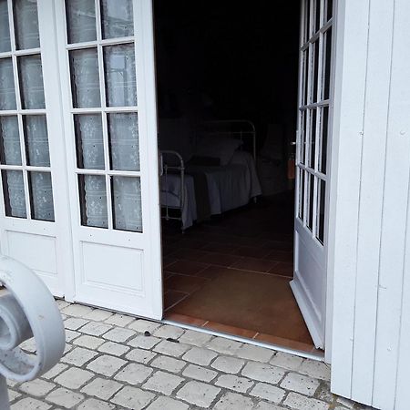 Bed and Breakfast Domaine les Galards à Le Garde Extérieur photo