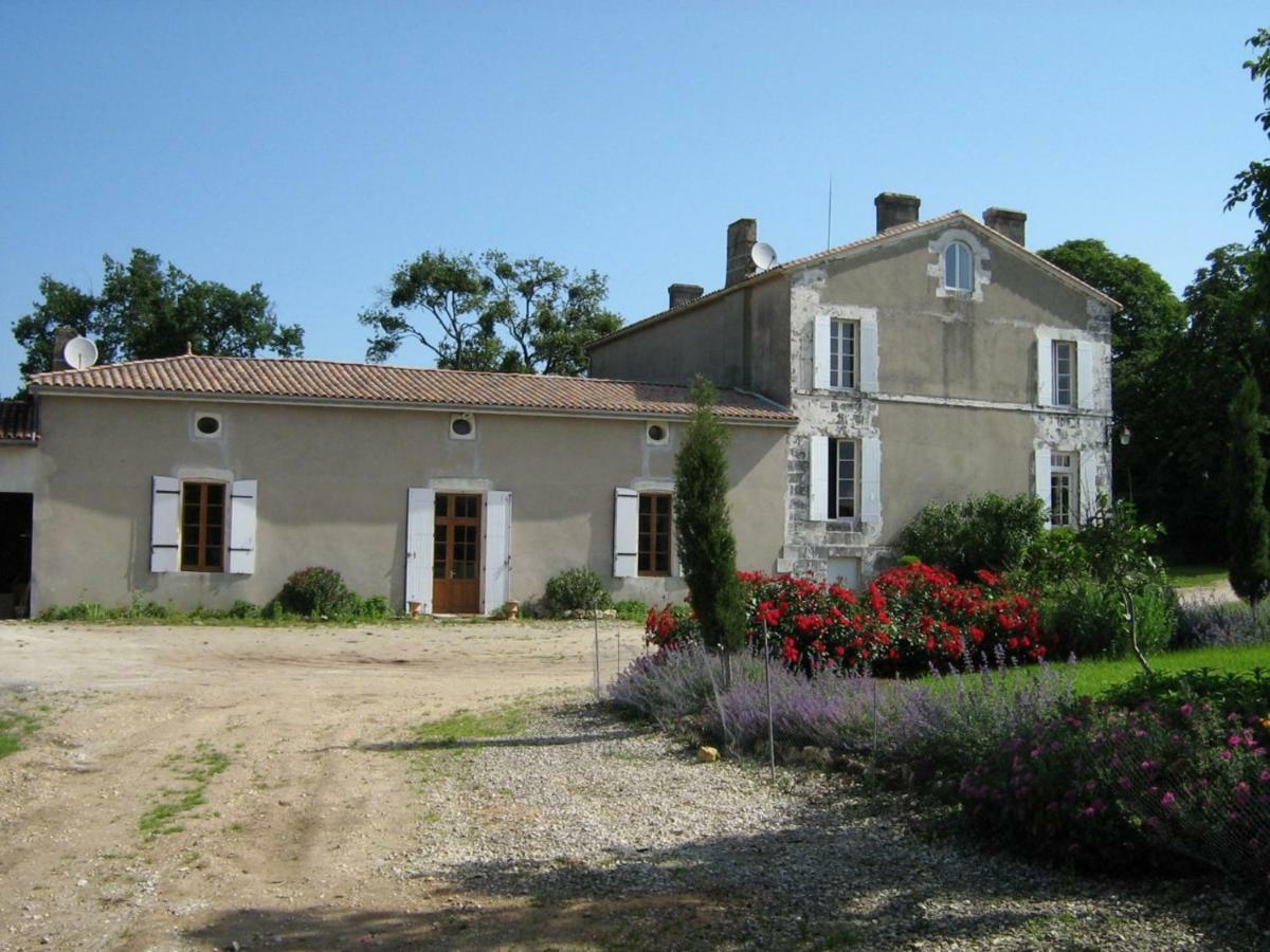 Bed and Breakfast Domaine les Galards à Le Garde Extérieur photo